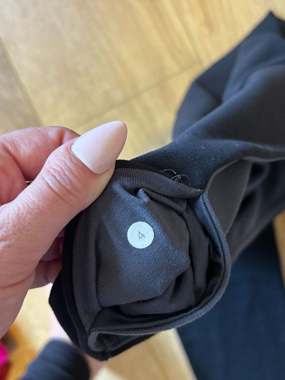 Lululemon Wunder Under Crop 19" Black Leggings Size 4 - Picture 4 of 4